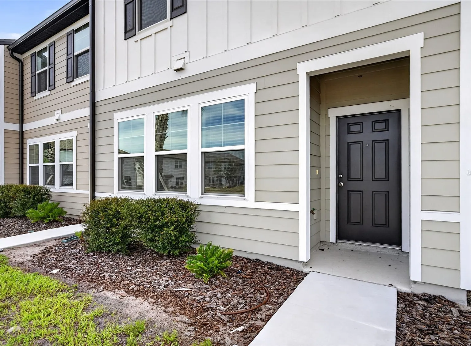 3 bed, 1594 sqft, $2,200 — Photo 2