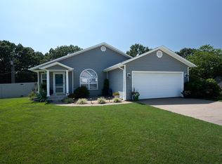 806 Oak Hill Dr, Mount Vernon, MO 65712
