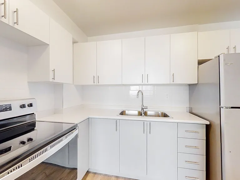 4001 Steeles Ave W — Photo 10