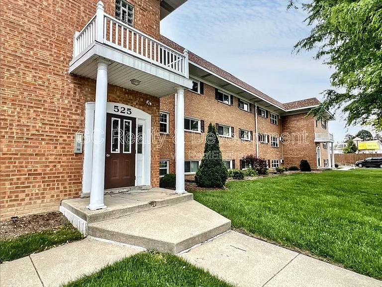 525 N Highview Ave #106 — Photo 1