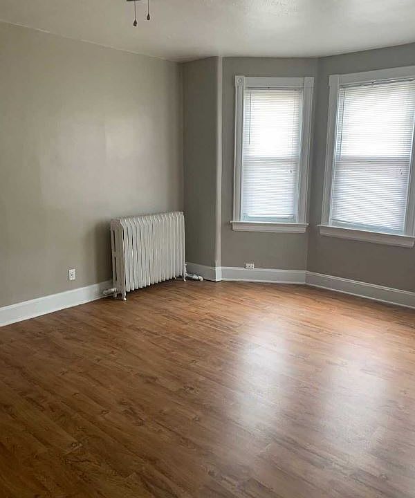 2nd image of 1900 Garrard St