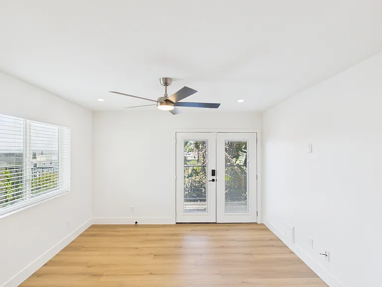 1132 W Redwood St — Photo 16