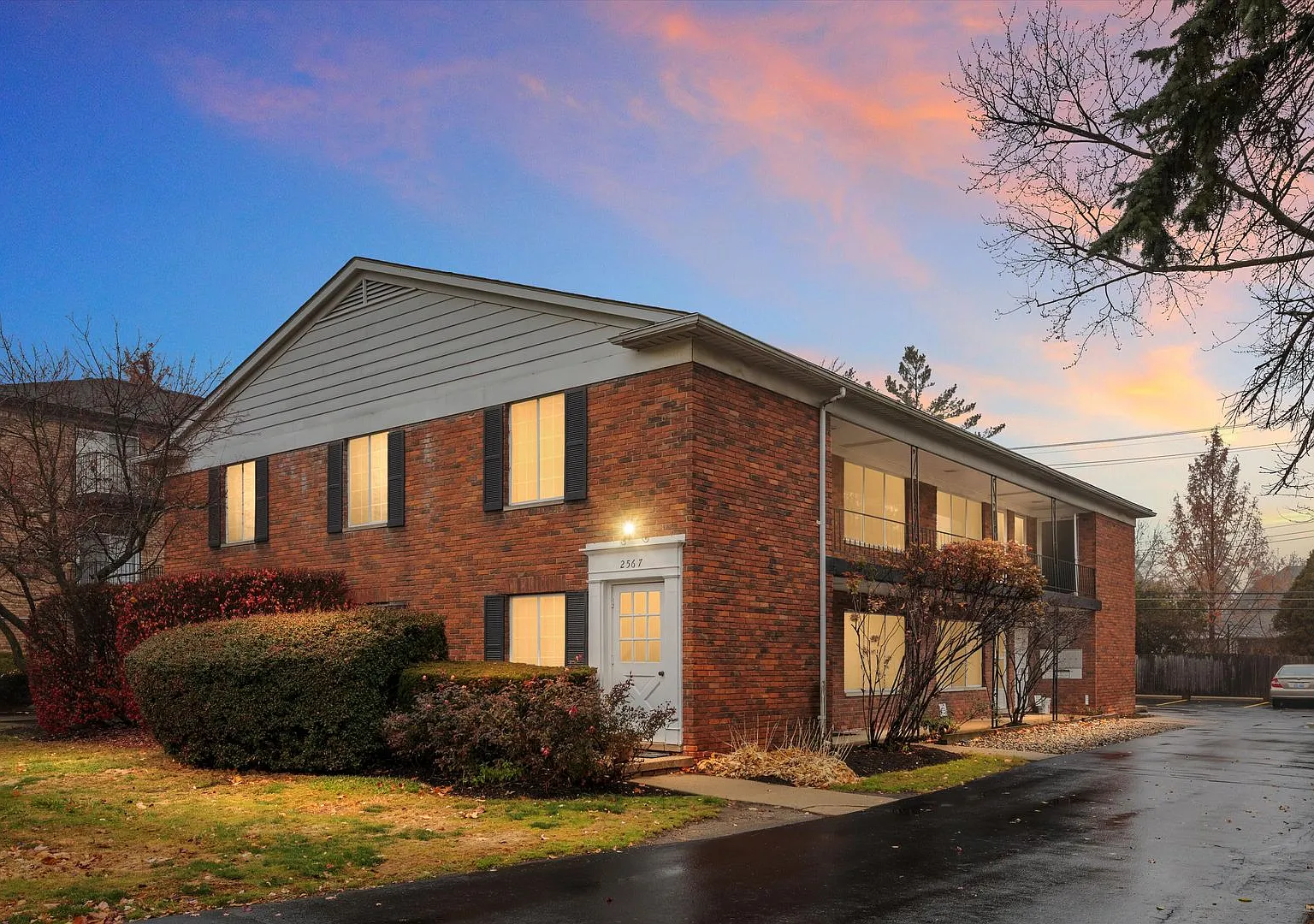 1 bed, 1.0 bath, 670 sqft, $1,200 — Photo 1