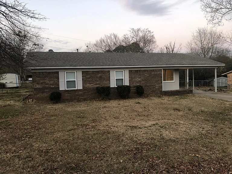 120 E Lincoln St — Photo 23