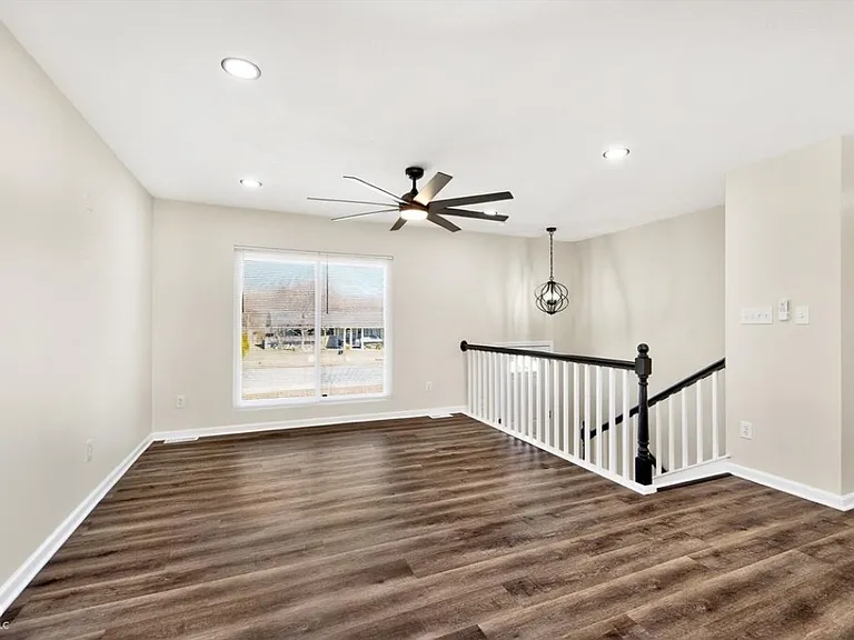 5625 Gateway Dr — Photo 6
