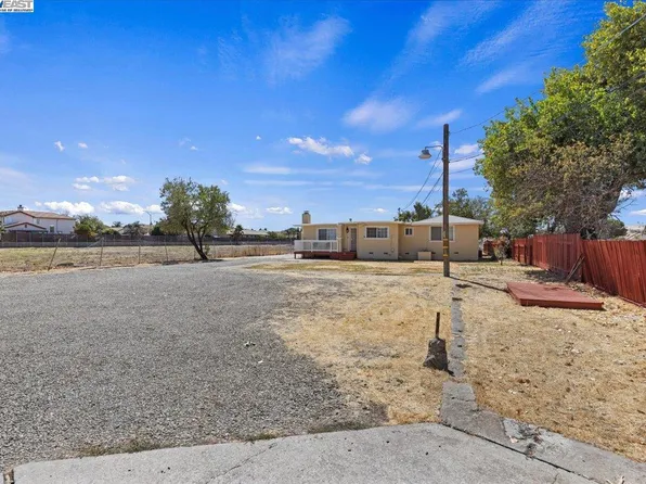 2688 W Byron Rd, Tracy, CA 95377