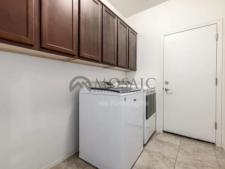 2656 E Boston St — Photo 33