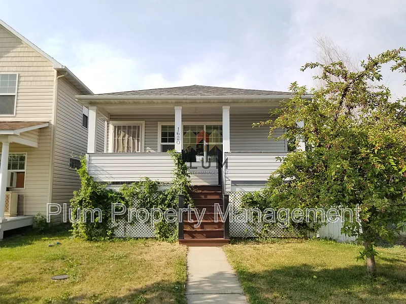 3 bed, 1.5 bath, 1360 sqft, $2,395 — Photo 1