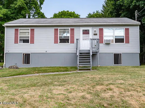 2202 Tibbits Avenue, Troy, NY 12180