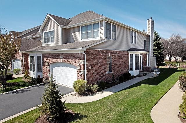 1st image of 1060 W Bogey Ln