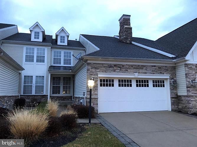 1st image of 416 Azra Ct