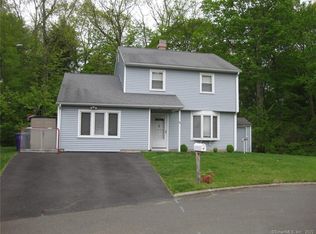 65 Sullivan Pl, Bridgeport, CT 06610