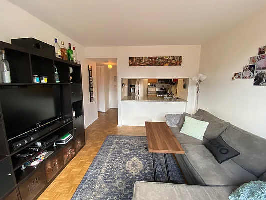 Rented by Compass | media 18