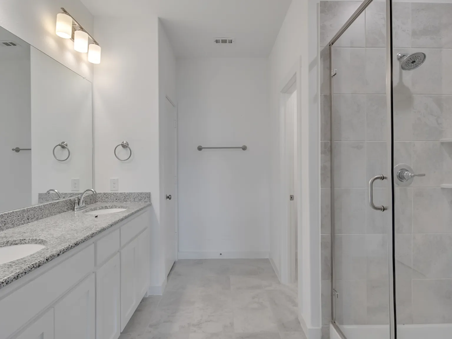 3 bed, 2.5 bath, 1690 sqft, $2,600 — Photo 4