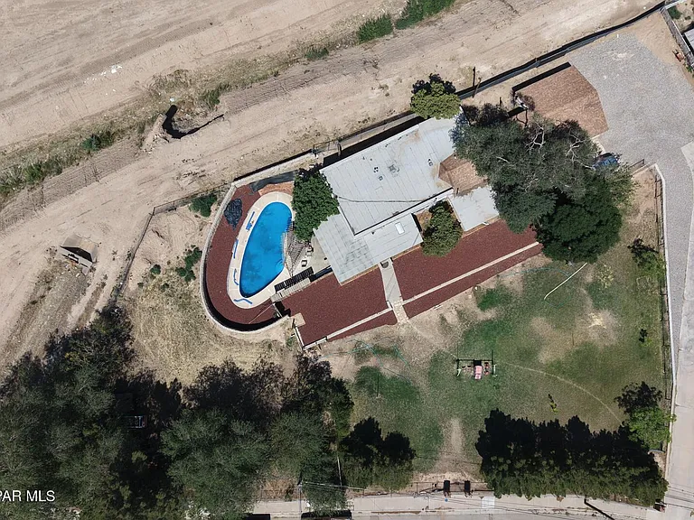 9401 Pavo Ln — Photo 4
