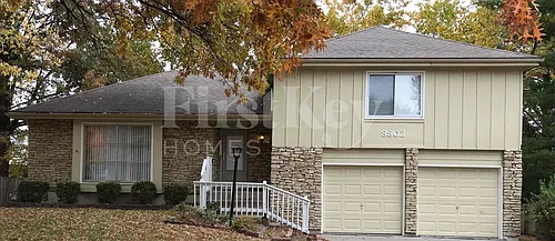 8802 W 95th Ter Photo 1