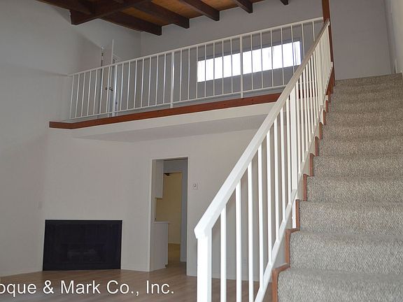 4th image of 932 10th St APT 6
