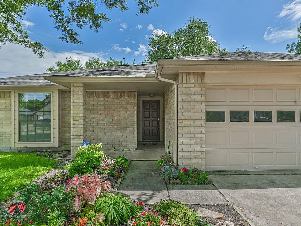 1st image of 1010 Willowbriar Ln