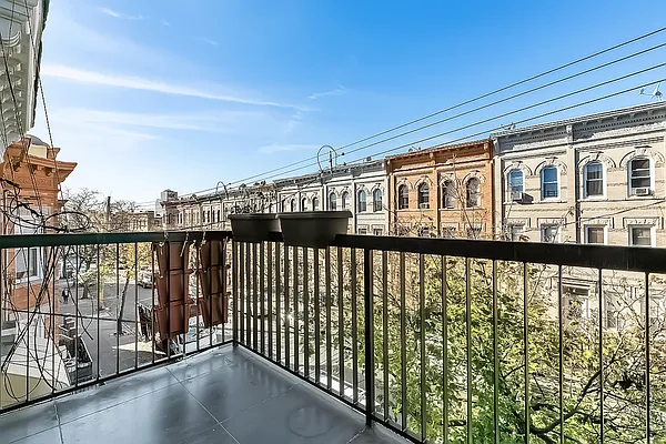 Rented by Freestone Property Group | media 10