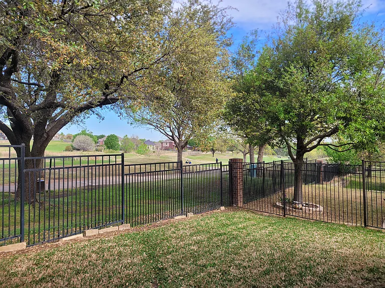 5833 Tuleys Creek Dr — Photo 2