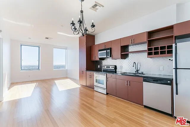 3810 Wilshire Blvd #1708 — Photo 10