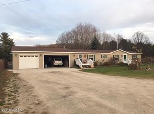 334 105th Ave, Lakeview, MI 48850
