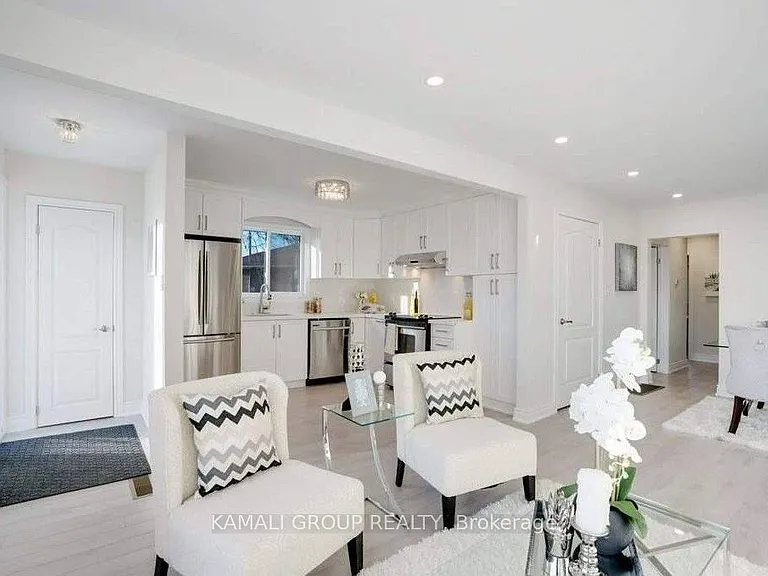76 Walter Ave #MAIN — Photo 4