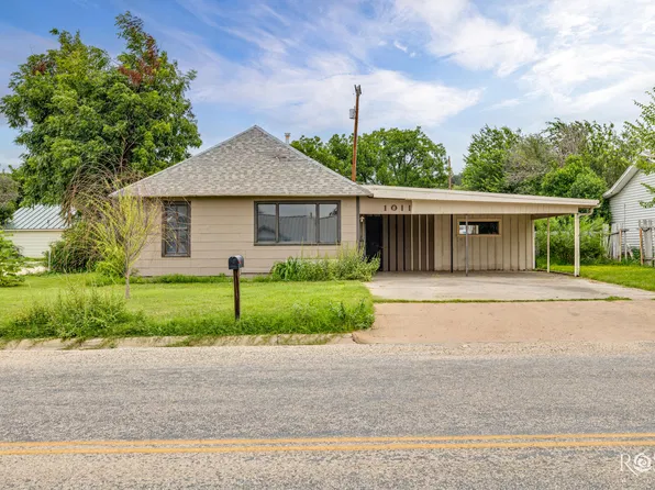 1011 S Crockett Ave, Sonora, TX 76950