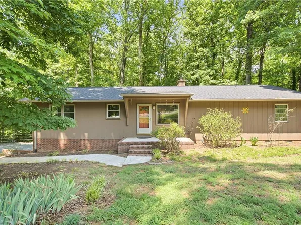 3902 Clapp Mill Rd, Burlington, NC 27215