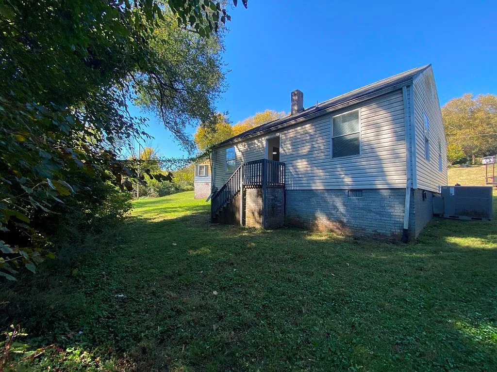 2 bed, 752 sqft, $1,450 — Photo 2