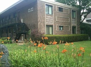 391 Park Ave APT 103, Highland Park, IL 60035