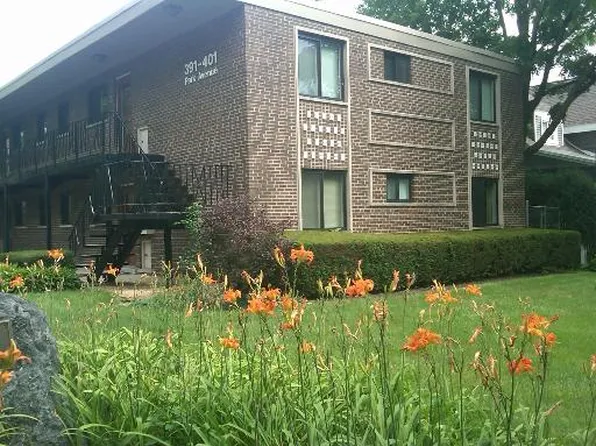 391 Park Ave APT 103, Highland Park, IL 60035