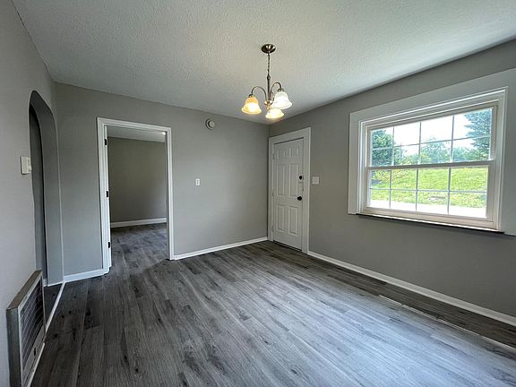 4th image of 2837 Woodrow Dr APT 1