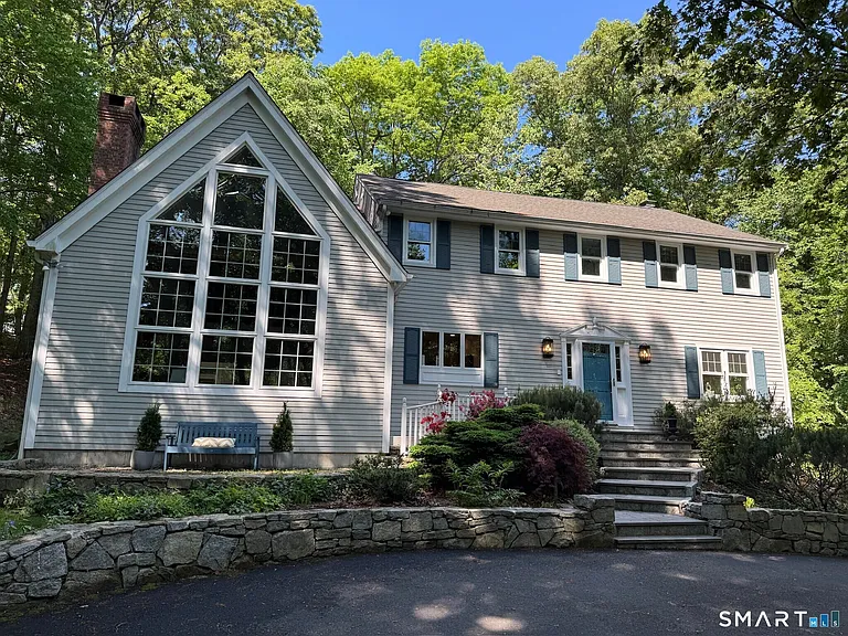 91 Raymond St — Photo 1