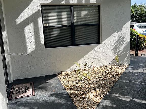 5th image of 1021 Mockingbird Ln APT 104