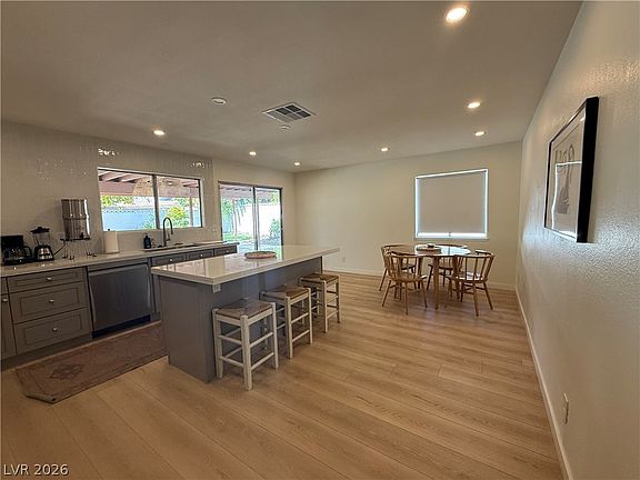 3rd image of 3611 Rosewood St