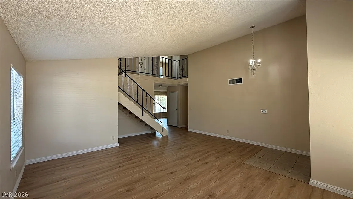 4 bed, 2.5 bath, 1977 sqft, $2,195 — Photo 4