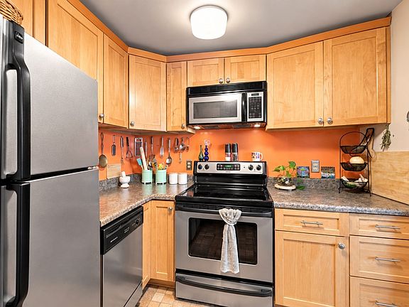 5th image of 157 Winnisimmet St #1D