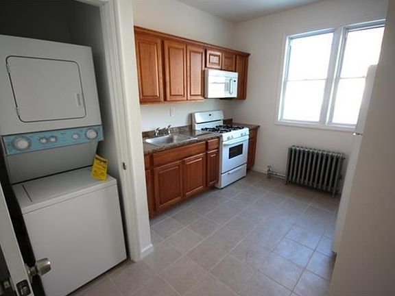 4th image of 280 Saint Pauls Ave #2