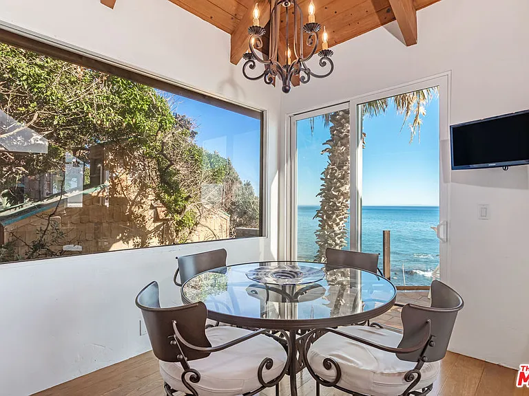 24408 Malibu Rd — Photo 21