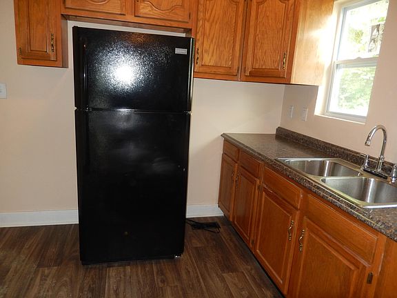 4th image of 3863 Speedway Cir
