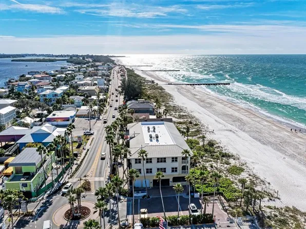 200 Gulf Dr S Unit 5, Bradenton Beach, FL 34217