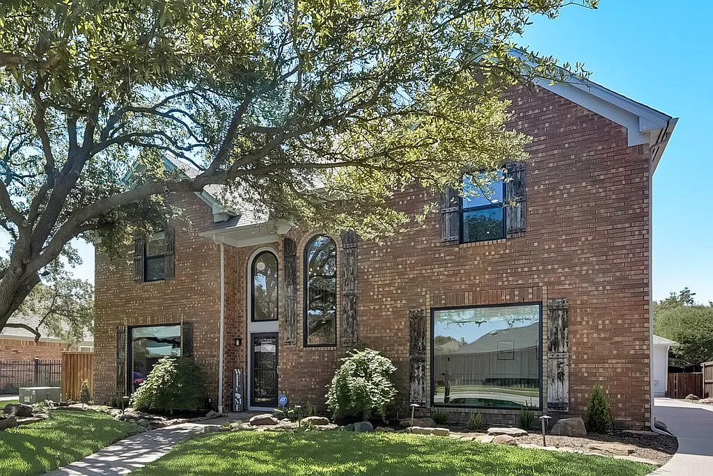 5 bed, 2.5 bath, 3563 sqft, $6,250 — Photo 3