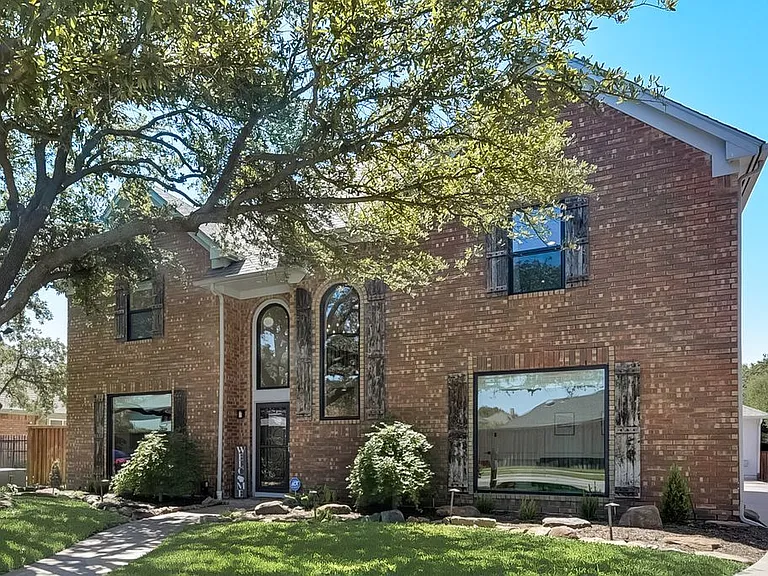 2216 Ridgecrest Trl — Photo 3