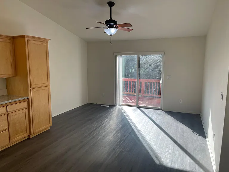 5255 Mac St SE — Photo 3