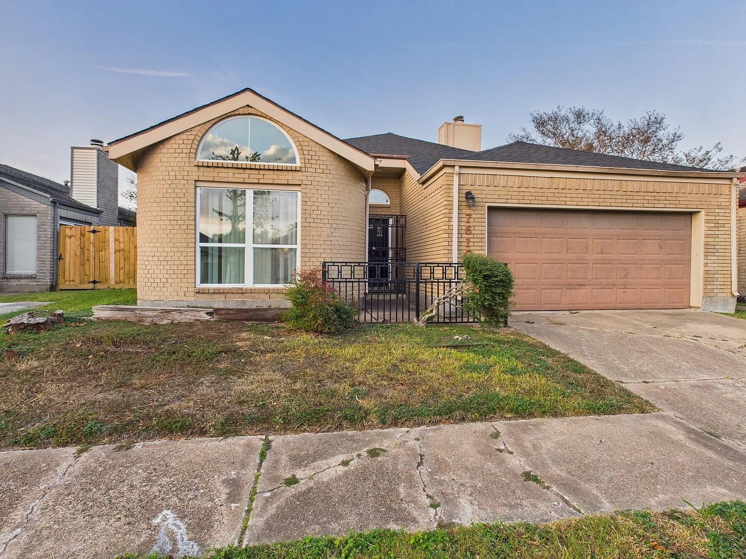3 bed, 2.5 bath, 2348 sqft, $3,099 — Photo 2