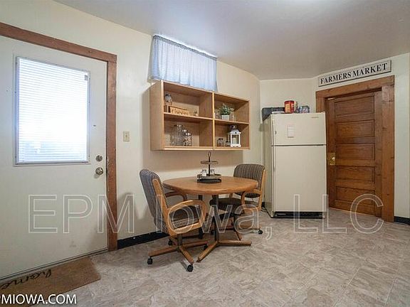 2nd image of 2321 Olive St #1