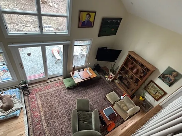 303 Cross Hwy #B, Fairfield, CT 06824