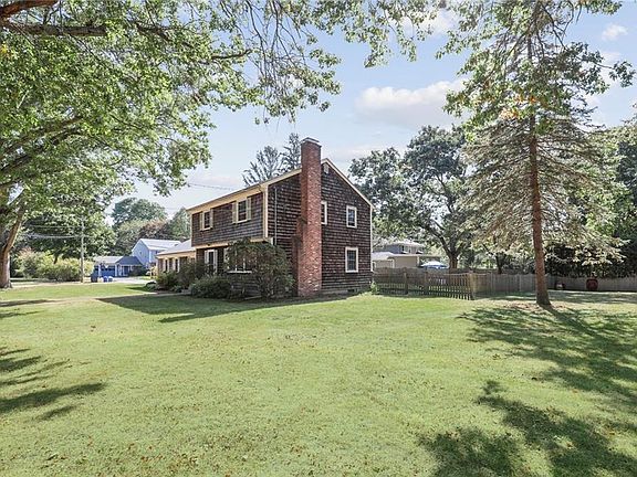 3rd image of 2 Belton Cir
