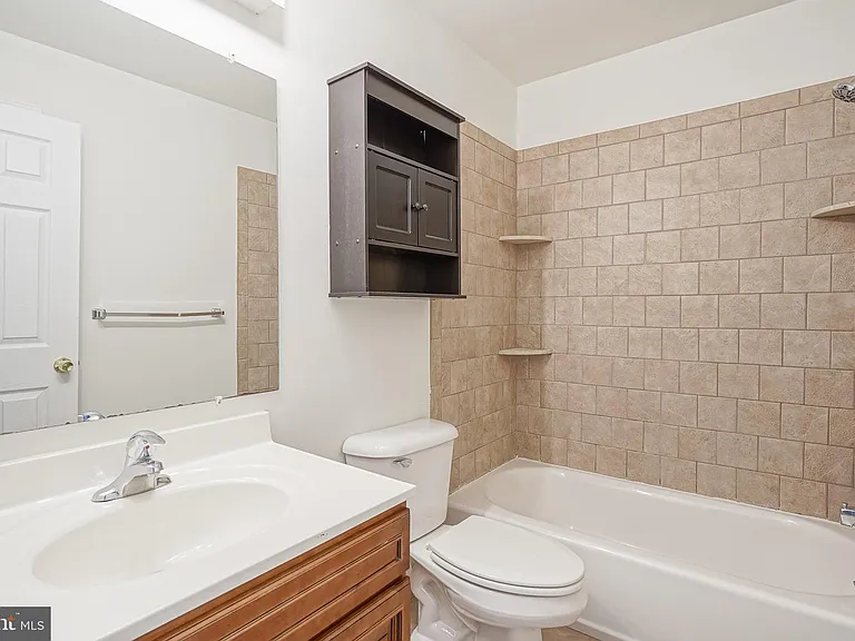 117 Chaucer Rd — Photo 12